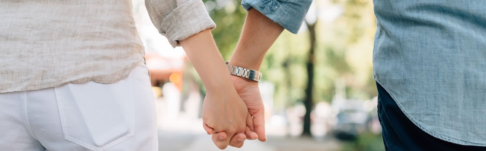 holding-hands-1149411